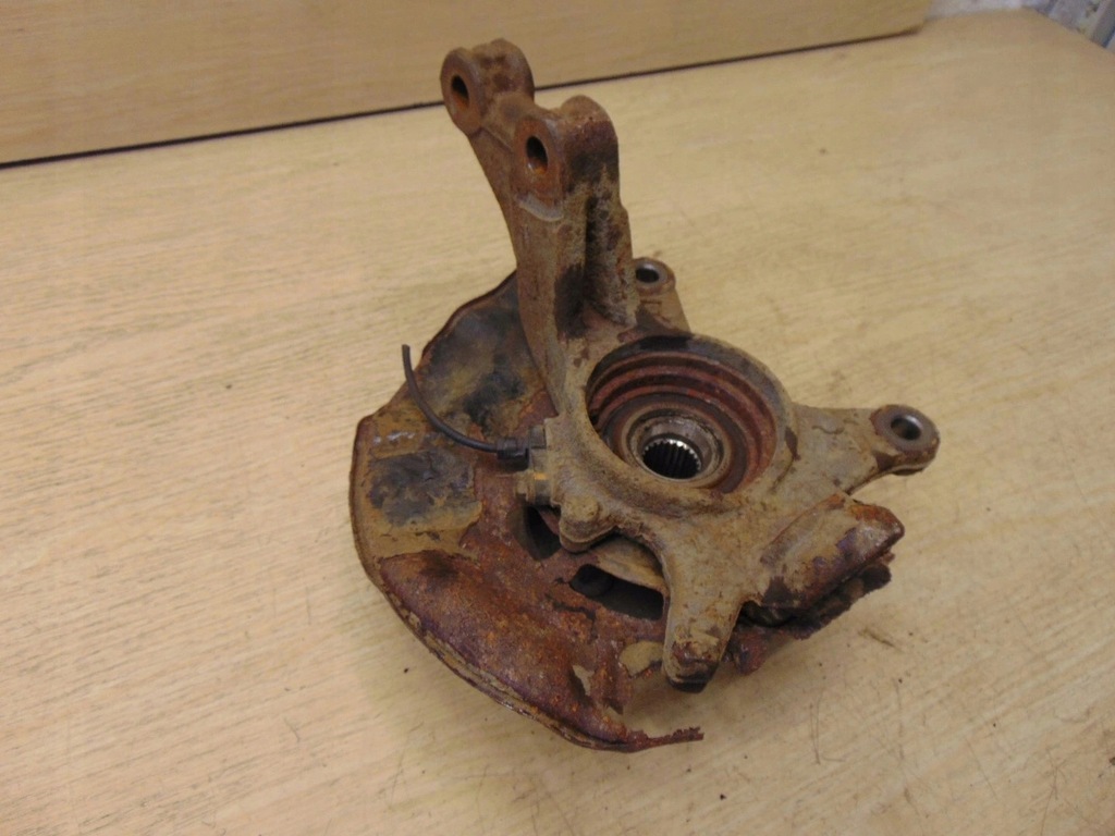 фото №5, Поворотний кулак ступиця ліва перед toyota iq 1.0