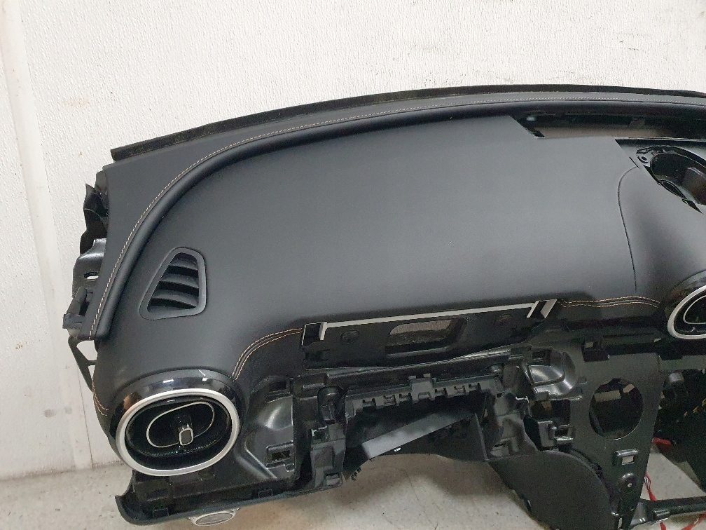 W206 cle 236 c236 amg панель  приборная панель кожа 3x подушки безопасности оригинал idealne с Разборки