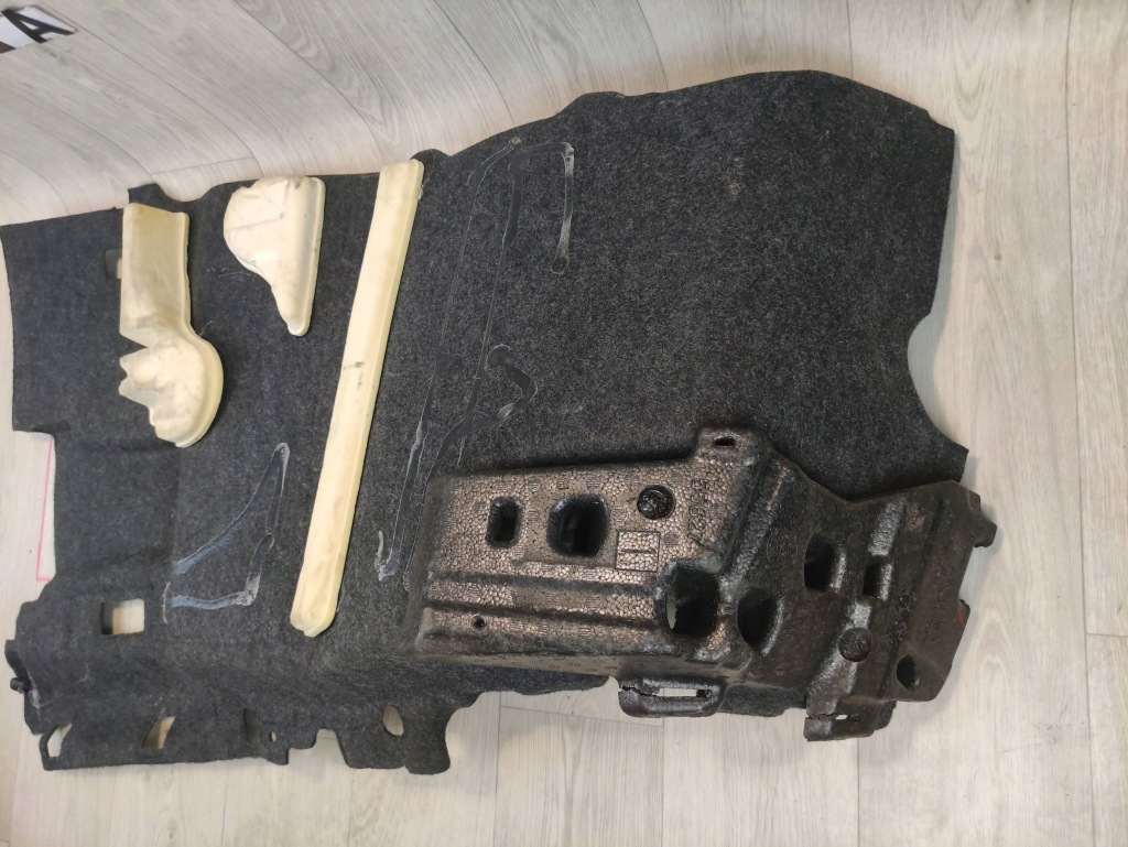 Tesla model 3 обшивка пол водителя левое  перед 110967800a с Разборки