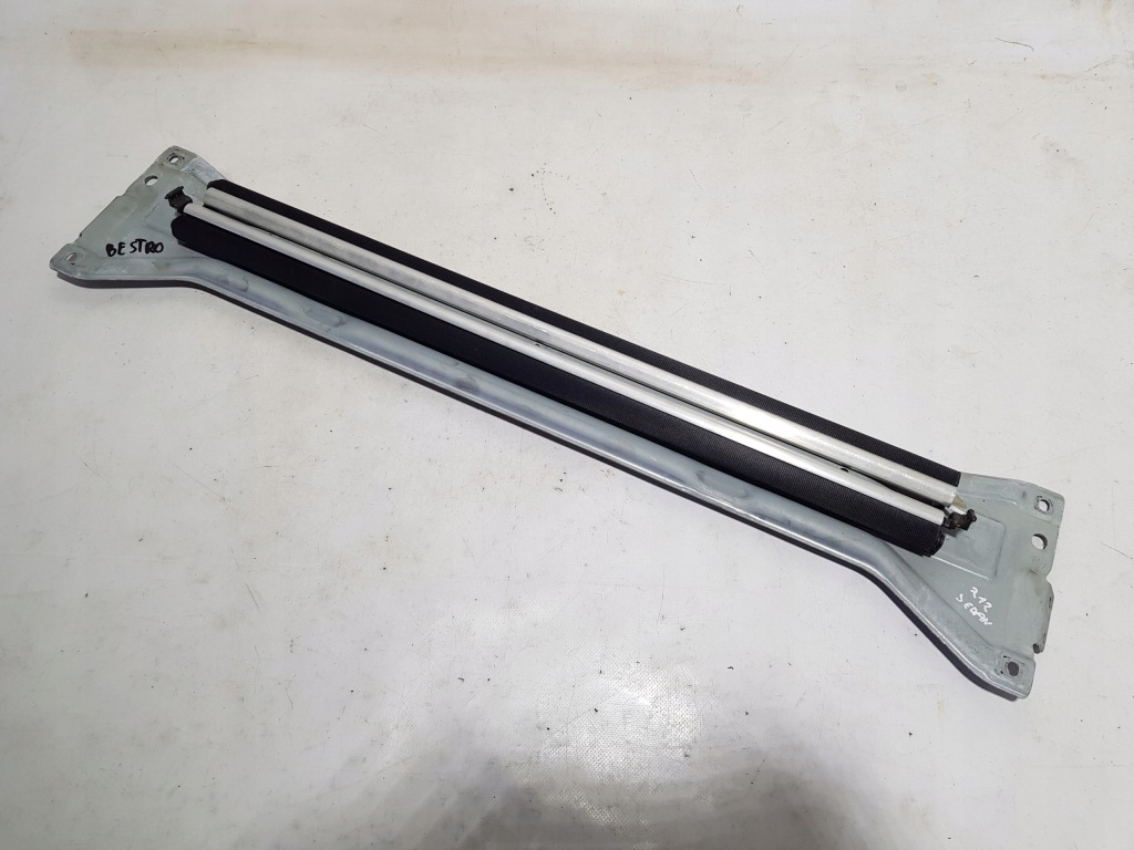 фото №1, Шторка защита панорамы потолочный mercedes w212 sedan