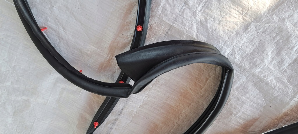 фото №6, Hyundai i30 прокладка дверь правая перед 82140g4000