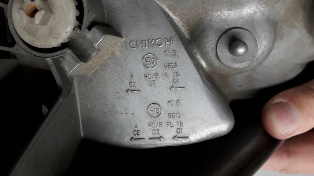 фото №8, Toyota yaris 99-03 лампа правая перед