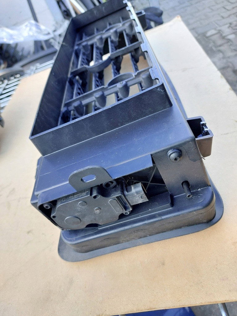 фото №4, Жалюзи шторка воздуха renauult clio iv captur i