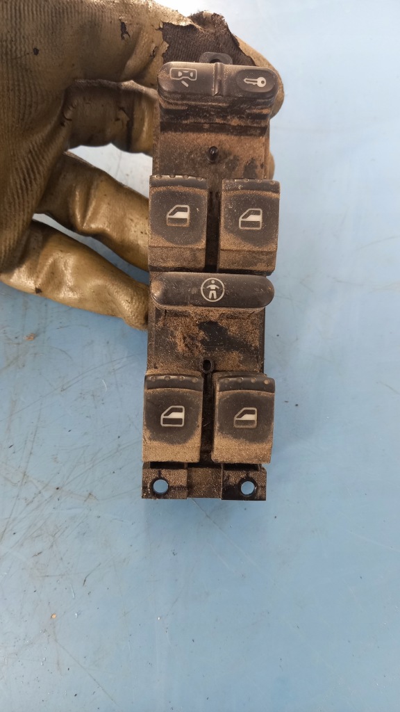 фото №1, Переключатель окон vw bora 99r sedan