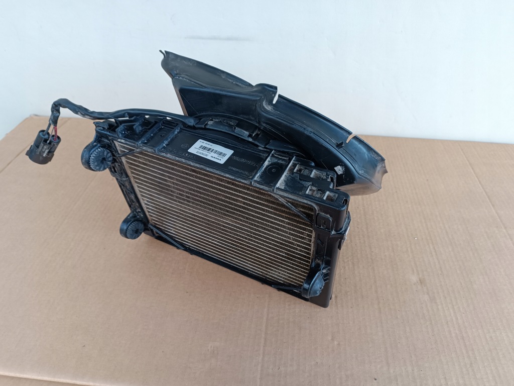 Volvo радіатор вентилятор додаткова води гібрид 32252072 оригінал Київ