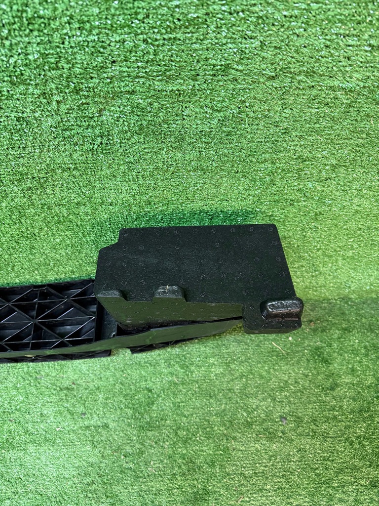 фото №9, Volkswagen amarok 2010 з передній поперечина бампера передній