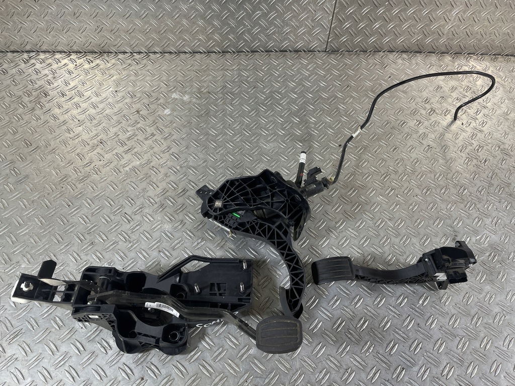 фото №1, Opel combo 18- педалі комплект 1.5