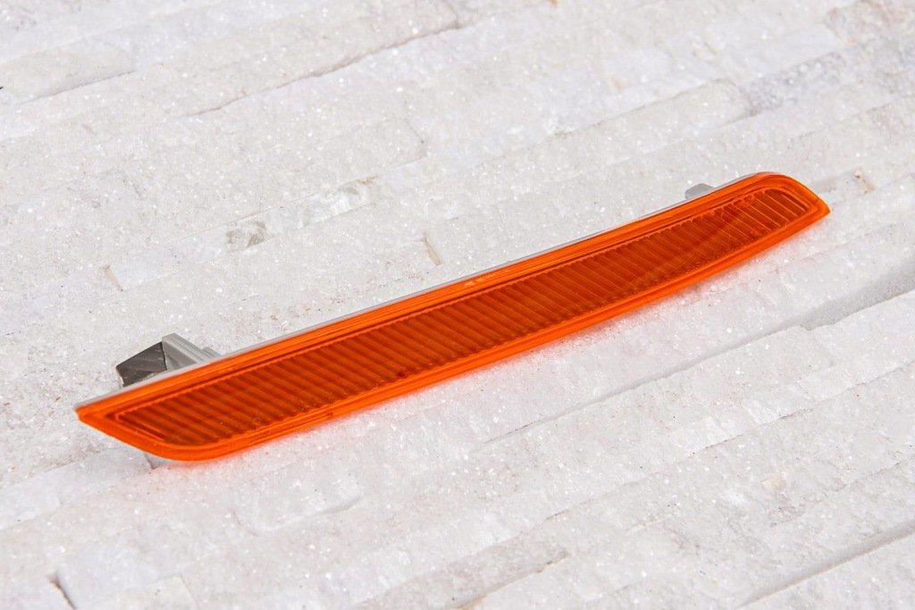 Отражатель бампера правый 63147179992 bmw x5 m e70 Доставка