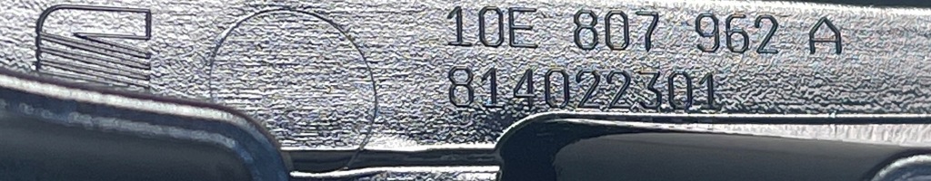 фото №6, Cupra born 21- правая молдинг pod фара перед