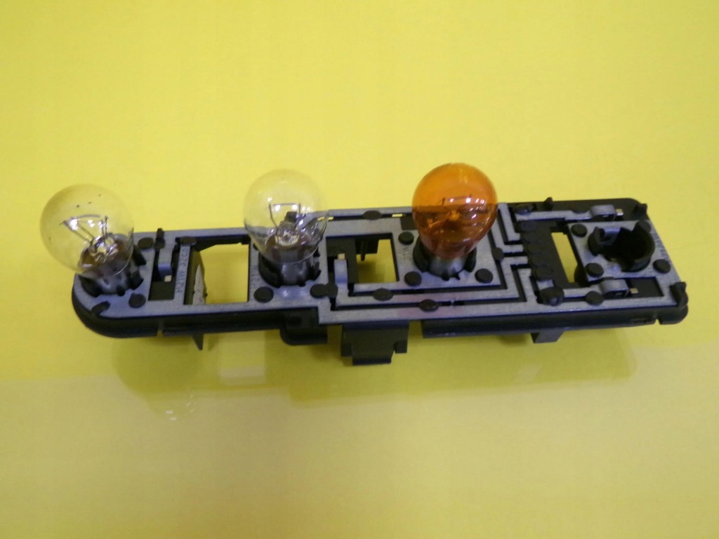 фото №1, Вкладиш лампи лівий задня mercedes w168 nr697