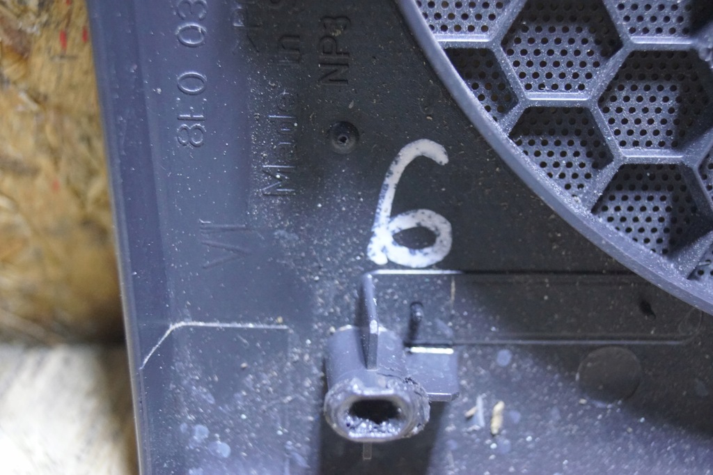 фото №12, Решётка динамика дверь audi a4 b6 8e0035419a