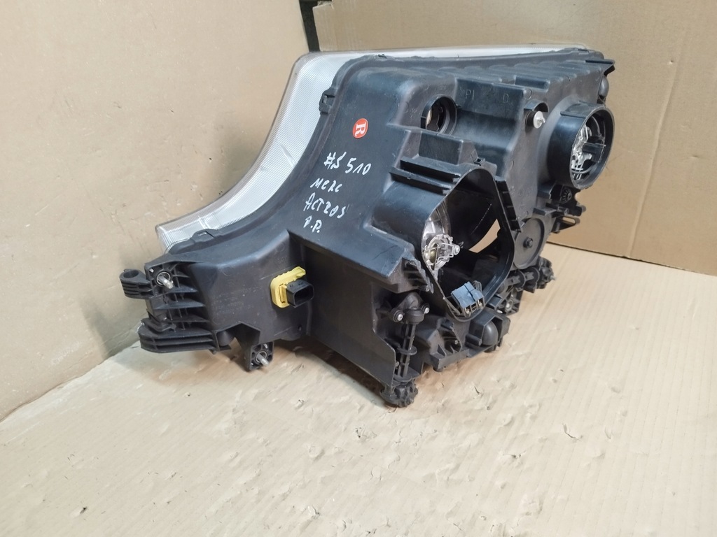 фото №7, Mercedes w960 actros mp4 лампа перед права