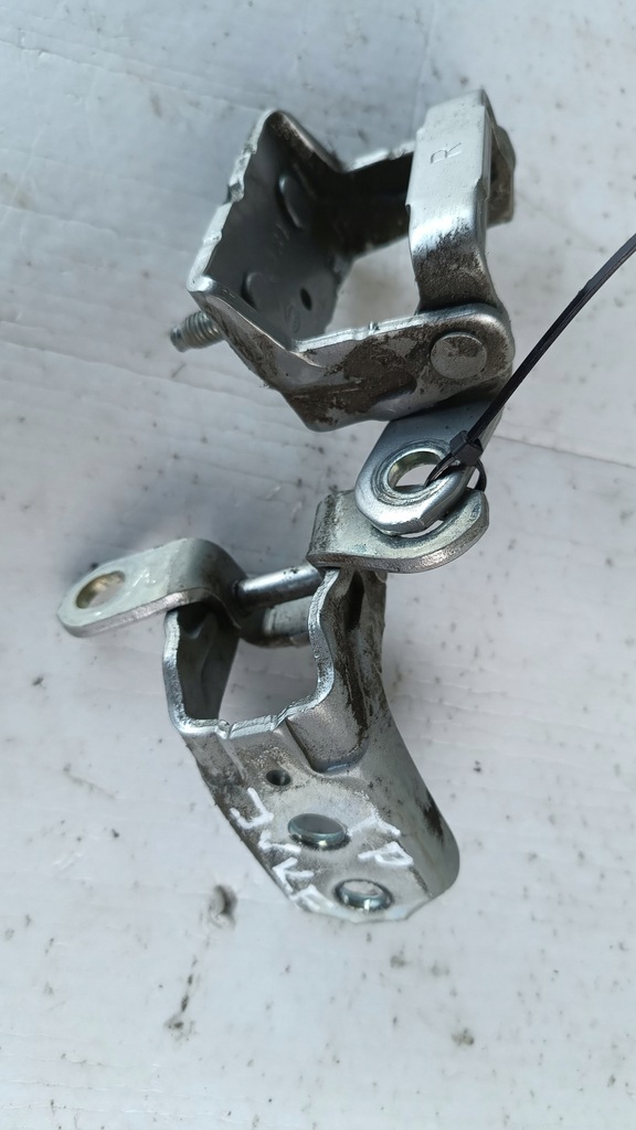 фото №1, Петлі двері задня правий nissan juke i f15