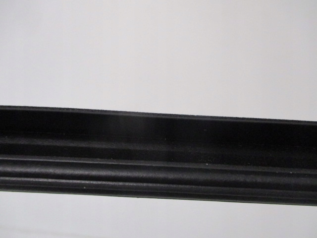 фото №10, Peugeot 301 12- прокладка внутренняя zagrnijąca стекло левая перед 9675437480