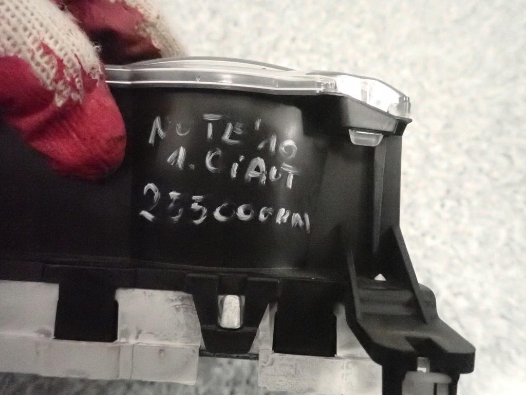 фото №6, Nissan note e11- 1.6i приборы счетчик