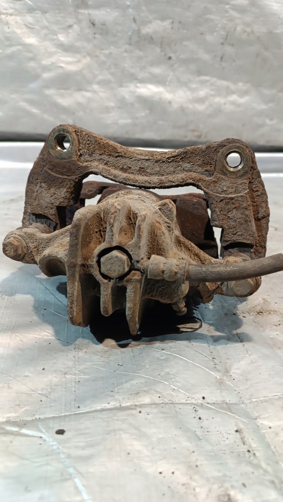 фото №5, Суппорт тормозной volvo v40 левый перед 1.9d lift