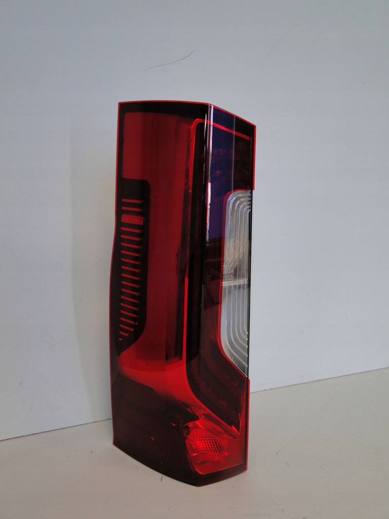 фото №2, Mercedes sprinter 910 w910 лампа задняя левая led