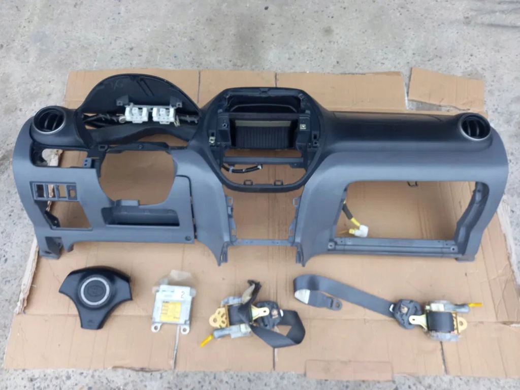 фото №1, Панель приладів консоль панель приладів air bag ремені датчик toyota rav4 ll 00-03rok
