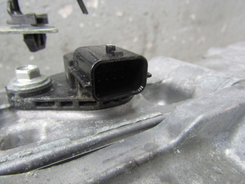 Leaf 2 ze1 21r двигун електричний em57 Київ