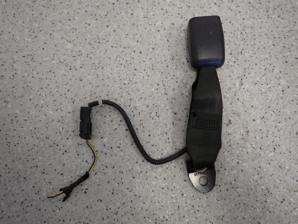 Купити Hyundai ix20 09- кліпса поперечина безпеки задня середня