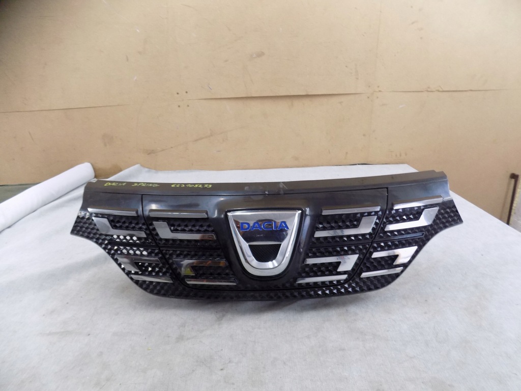 фото №1, Dacia spring решітка радіатора решітка радіатора емблема накладка 623105273r orgiinal