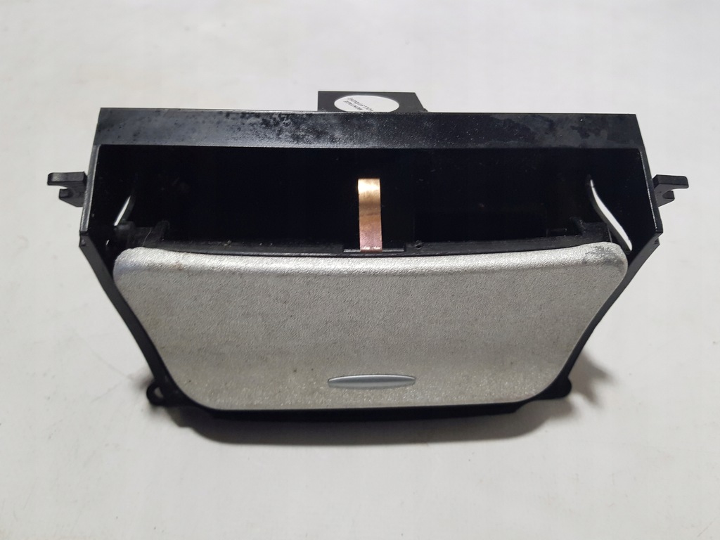 фото №1, Пепельница бардачок mercedes sl r230 w230 2308100030