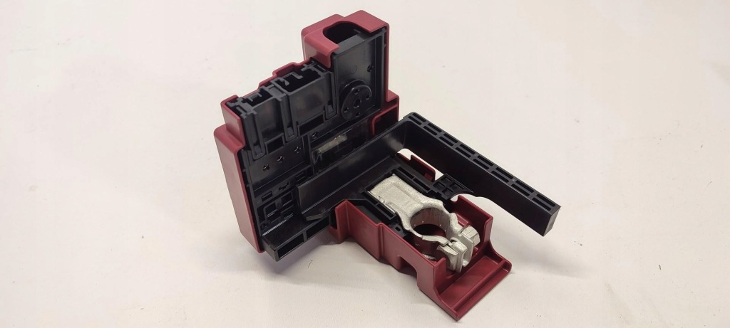 Купити Mazda 2 toyota yaris iv клема плюсова