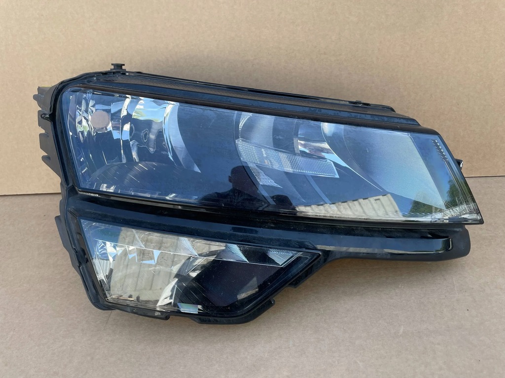 фото №1, Skoda оригінальний номер 57b941016a лампа передня p