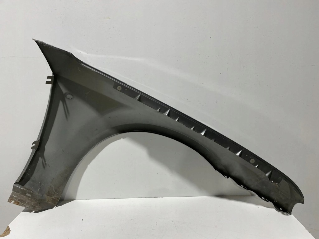 Chrysler 300c 2011 перед сторона ліва крило передній Недорого