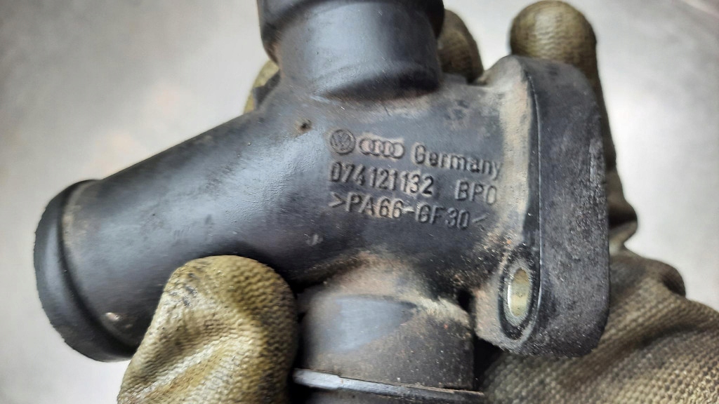 фото №6, Патрубок wody датчик 074121132 vw lt 35 2.5 sdi 97r