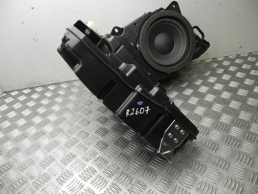 Динамік низькочастотний lexus rx 2017 8615048090 в Україні
