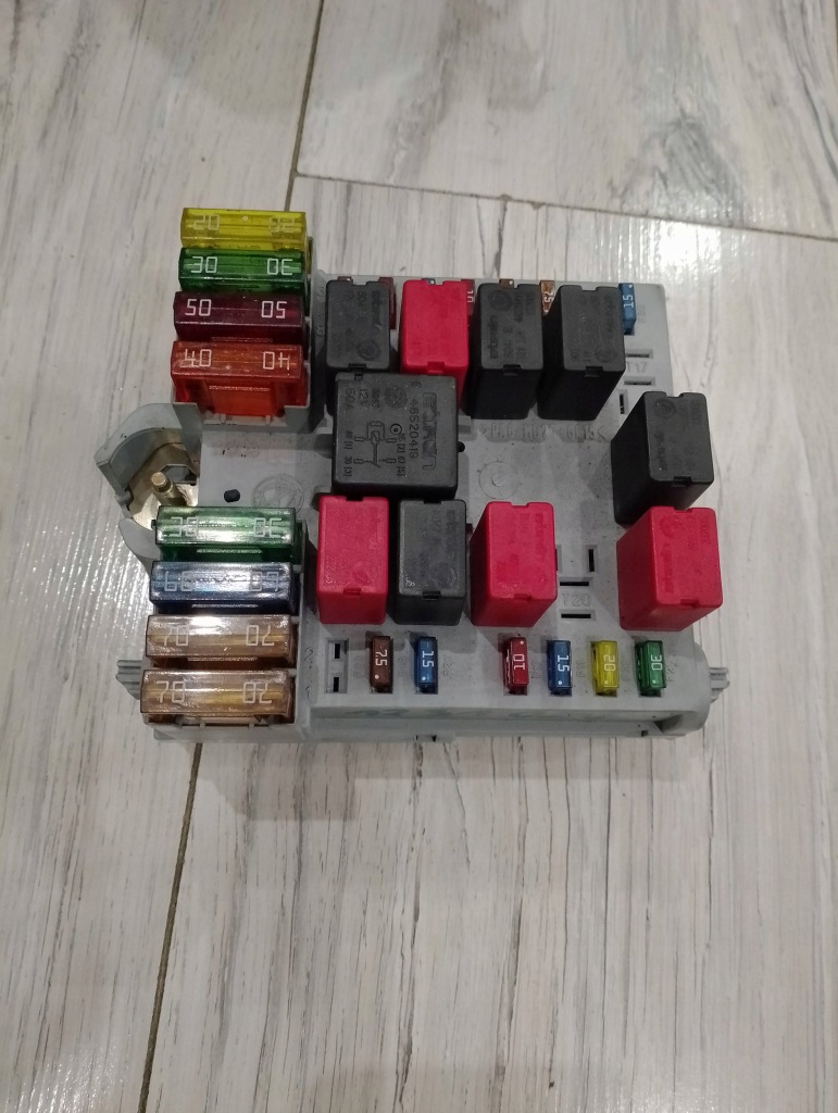 фото №1, Коробка предохранителей lancia ypsilon ii 51724721