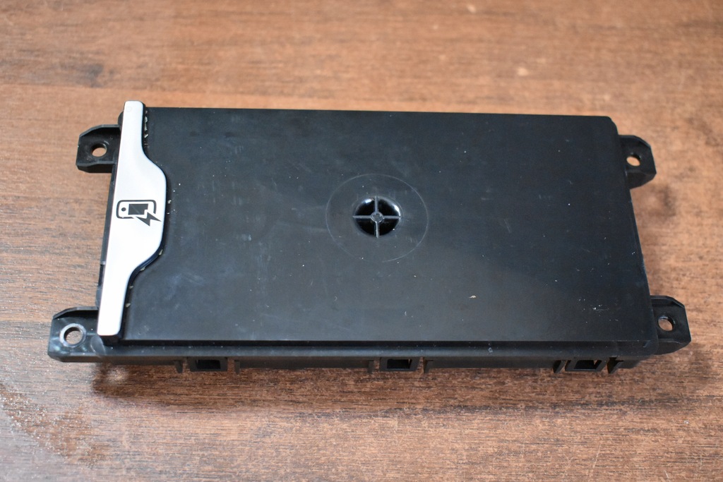 фото №1, Idealna зарядное устройство индукционная mercedes 1 9