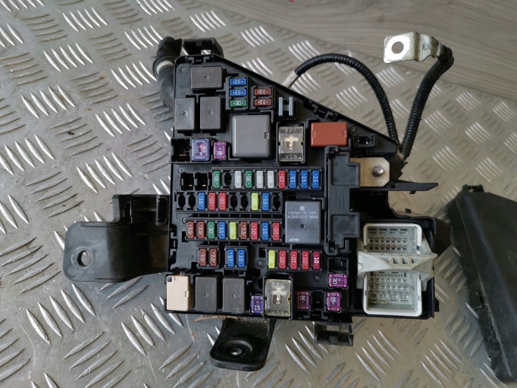 фото №4, Subaru xv ii 17- коробка запобіжників