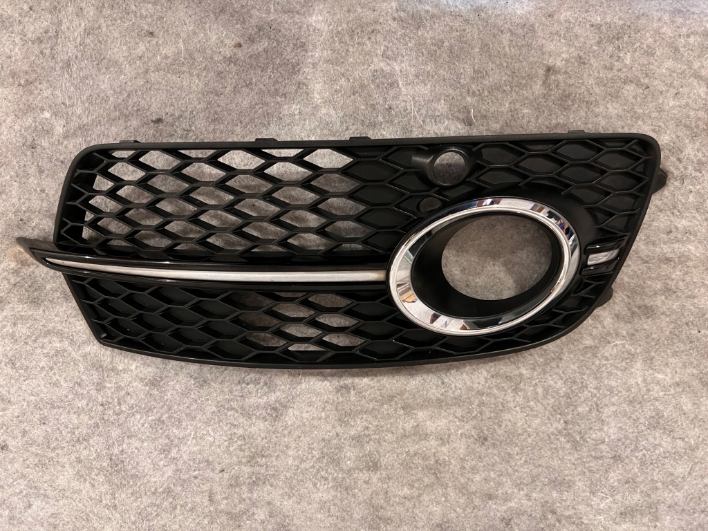 фото №1, Audi q5 lift sline 8r0 права решітка бампера