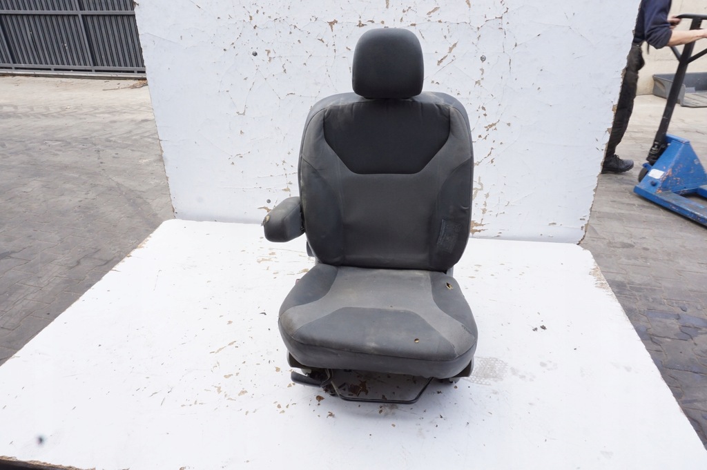 фото №1, Сиденье левый перед водителя renault trafic 2 ii