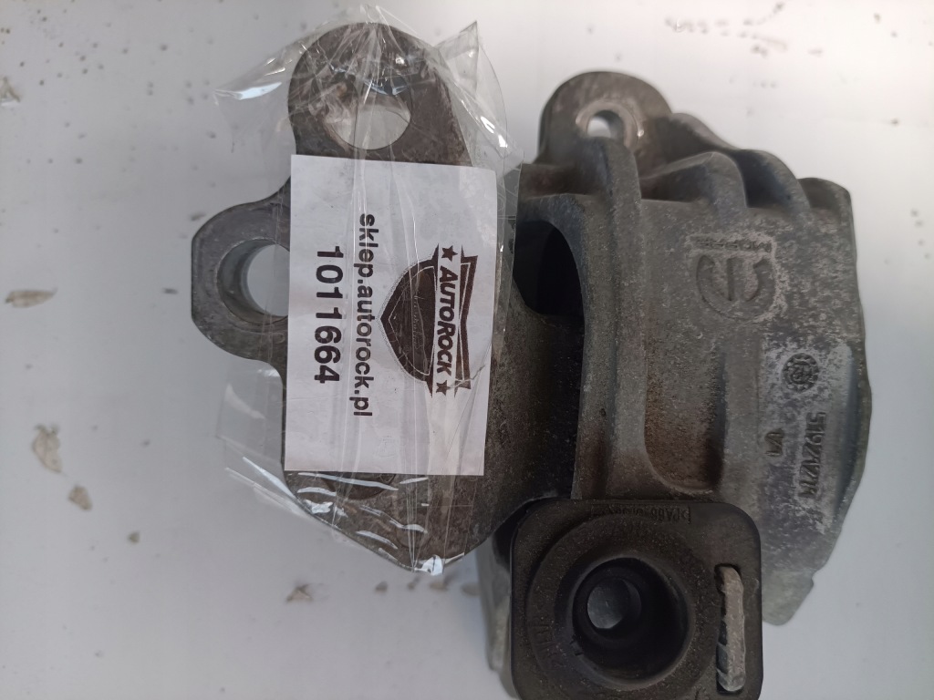 Подушка двигуна підшипниковий вузол fiat 500l 1,4 2013-2018 Зі Шроту