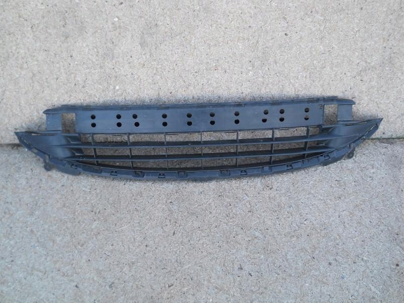 фото №1, Peugeot 207 решітка середня бампера перед