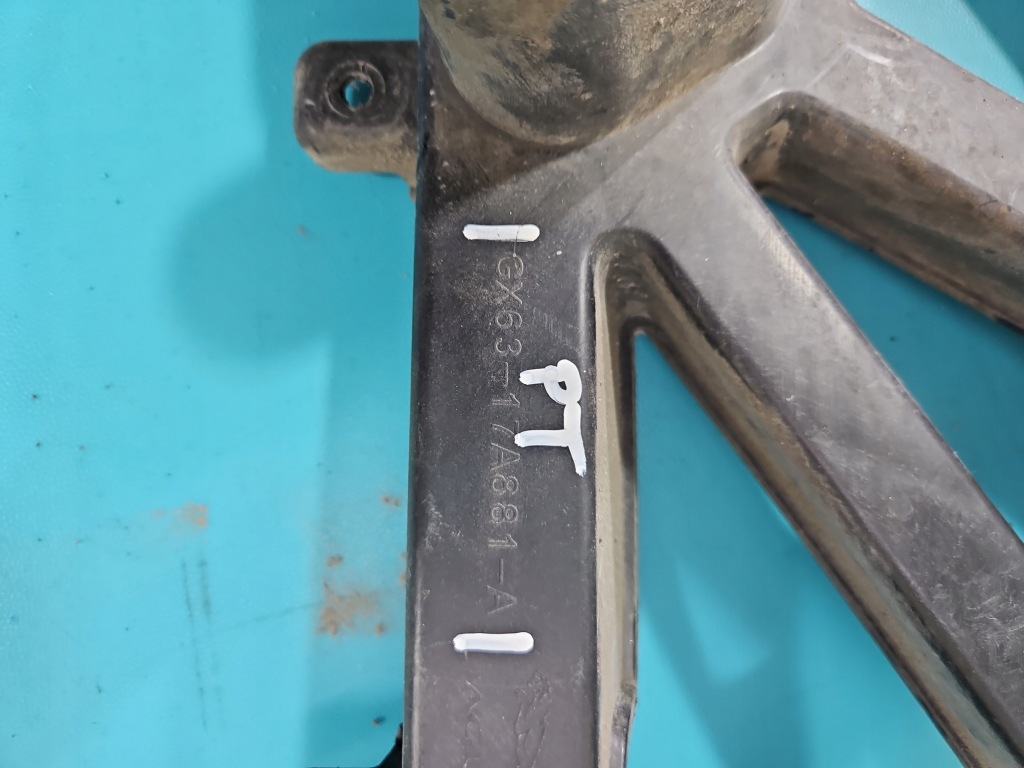 Направляющая бампера задняя левый правый jaguar xf ii x260 с Разборки