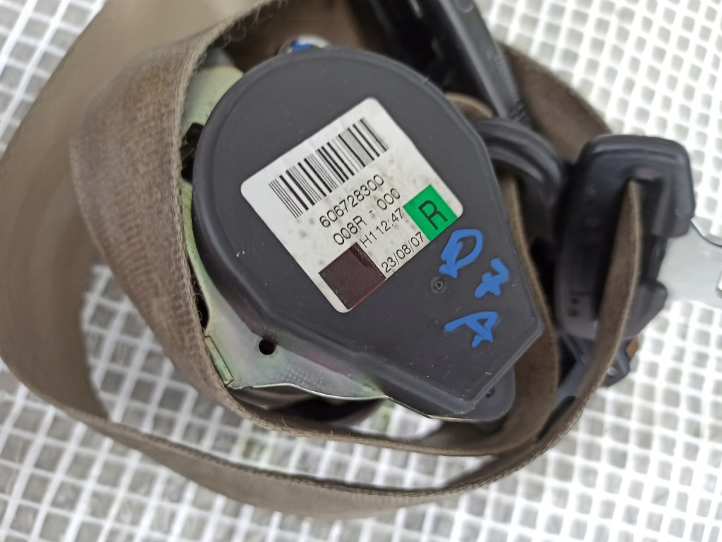 Купить Audi q7 4l0 ремни перед передние левое  правый  комплект