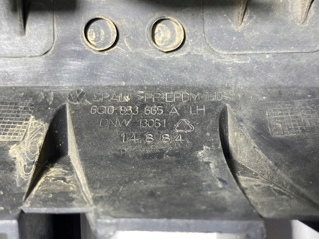 фото №8, Решётка бампера vw polo 6q0853665a 6q0853666c