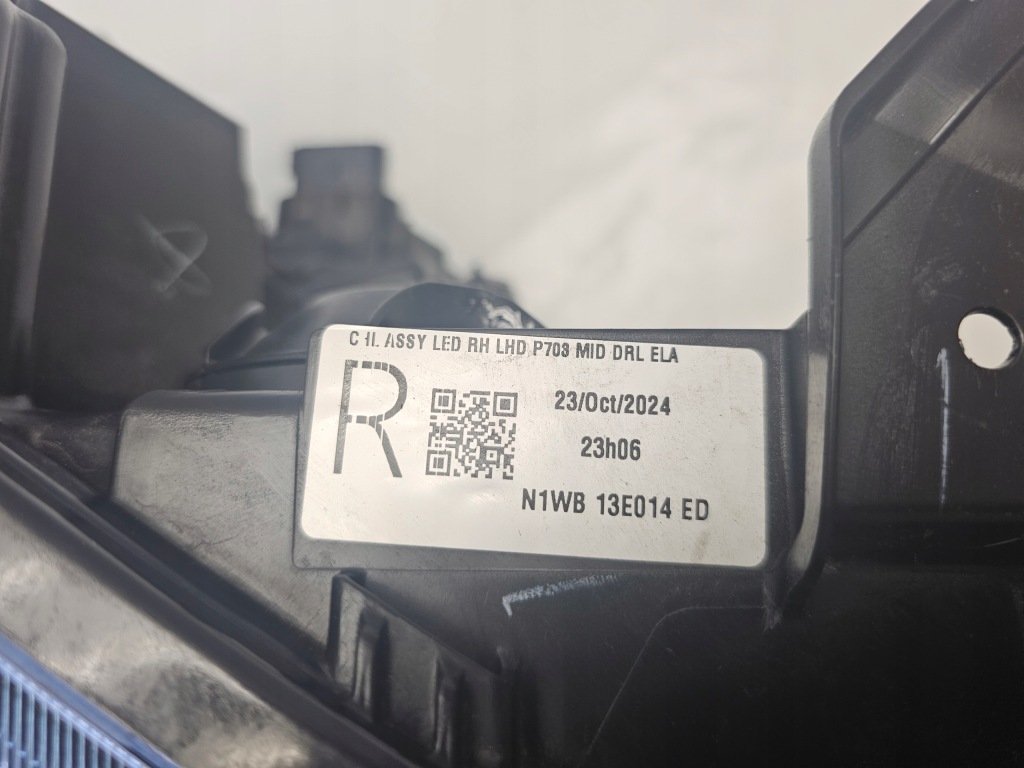 Фара ford ranger vi 6 2021 - raptor wiltrak правый перед правый  оригинал Недорого