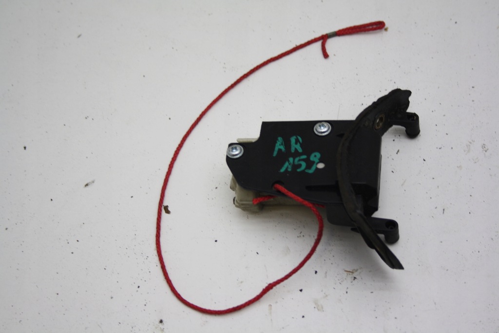 фото №1, Замок засов крышка заливной топлива alfa romeo 159 50501201