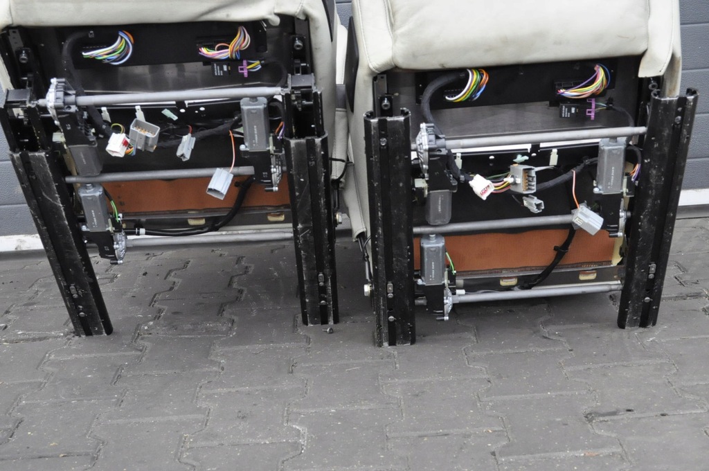 фото №7, Aston martin db9 coupe переходник салона сиденья заднее сиденье обшивки anglik