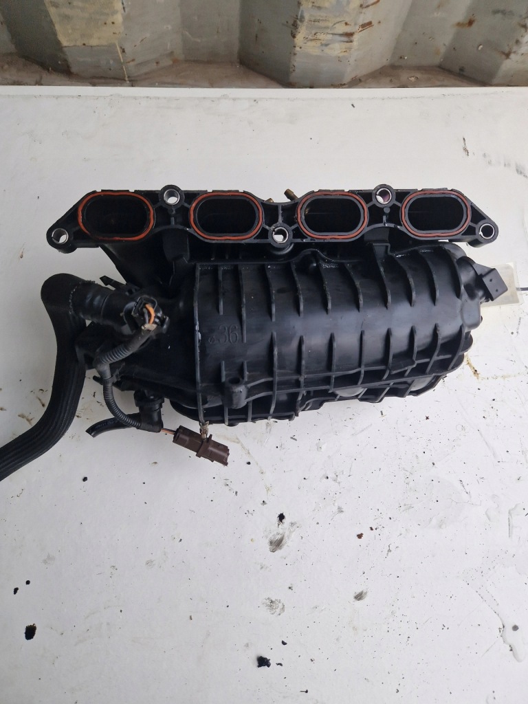 Коллектор впускной  mini r55 r56 1.6 1.4 peugeot Доставка