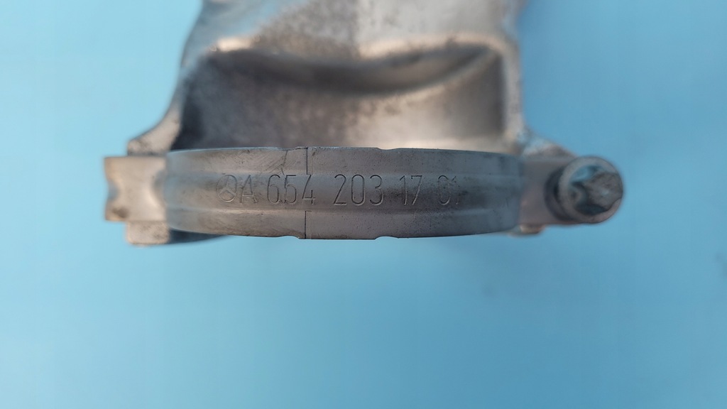 фото №6, Mercedes w206 c200 кронштейн кронштейн насоса wody a6542031701 a6542031601