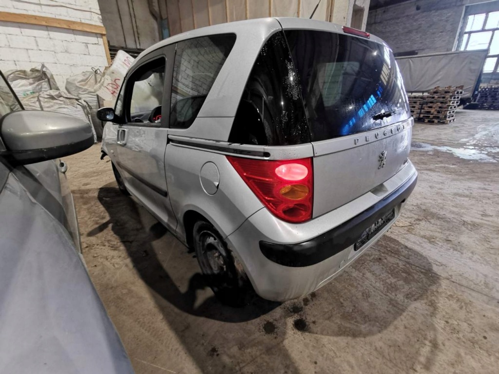 Peugeot 1007 коробка предохранителей 2007 1.4l 9653495880 9653495880 с Разборки
