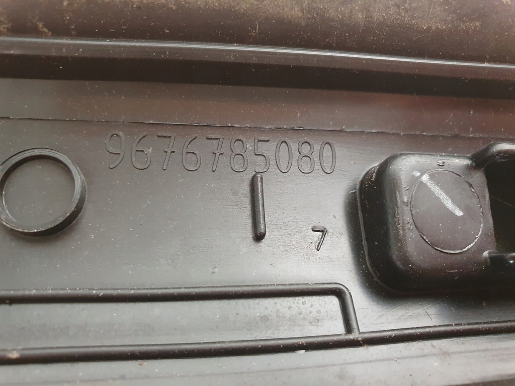 фото №16, Молдинг стойка стекло перед citroen c4 picasso ii