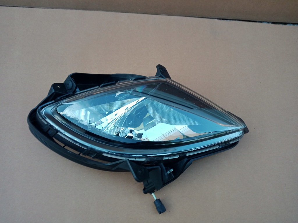 фото №1, Hyundai ix20 правый противотуманная фара 2 лампочка