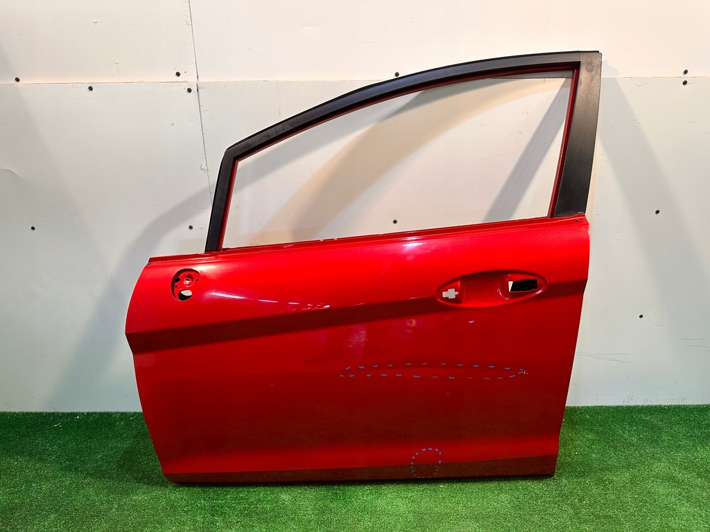 фото №1, Ford fiesta mk7 дверь левый перед передние левая 5d